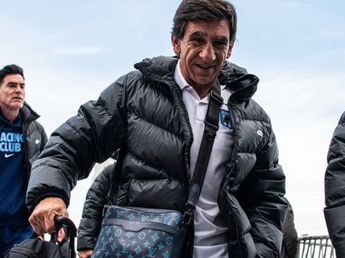 Cuánto cuesta el coqueto morral de Louis Vuitton que lució Gustavo Costas en Arroyito
