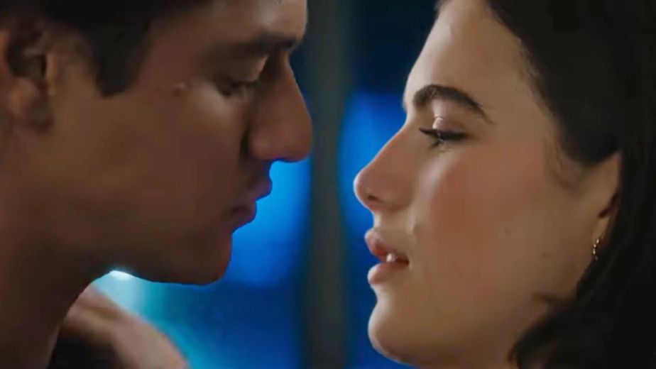 Prime Video estrenó la serie romántica basada en el fenómeno literario que arrasa en todo el mundo