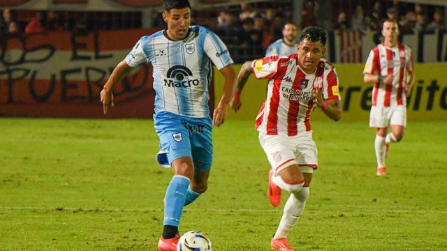 San Martín de Tucumán venció 2 a 0 a Gimnasia y Esgrima de Jujuy en el estadio "La Ciudadela" por la fecha 13 de la Zona B de la Primera Nacional, en un clásico del norte donde el "Ciruja" fue dominador durante gran parte del encuentro.