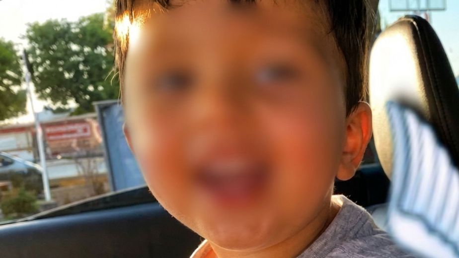 Un bebé murió tras ser olvidado por su madre dentro de un auto durante 13 horas: los desgarradores resultados de la autopsia