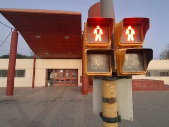 Una niña de 12 años lucha por su vida tras ser atropellada frente a su escuela en Córdoba