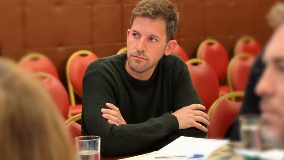El diputado Martín Fellner organizó una mesa de diálogo e intercambio sobre su proyecto de Ley Provincial de Juventudes.