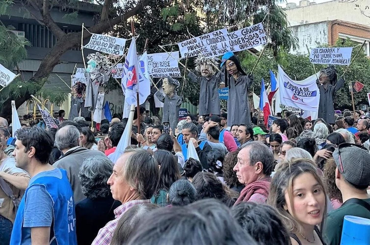 Durante la jornada se planteó la necesidad de cumplir la ley de financiamiento y sostener el funcionamiento del sistema universitario público.
