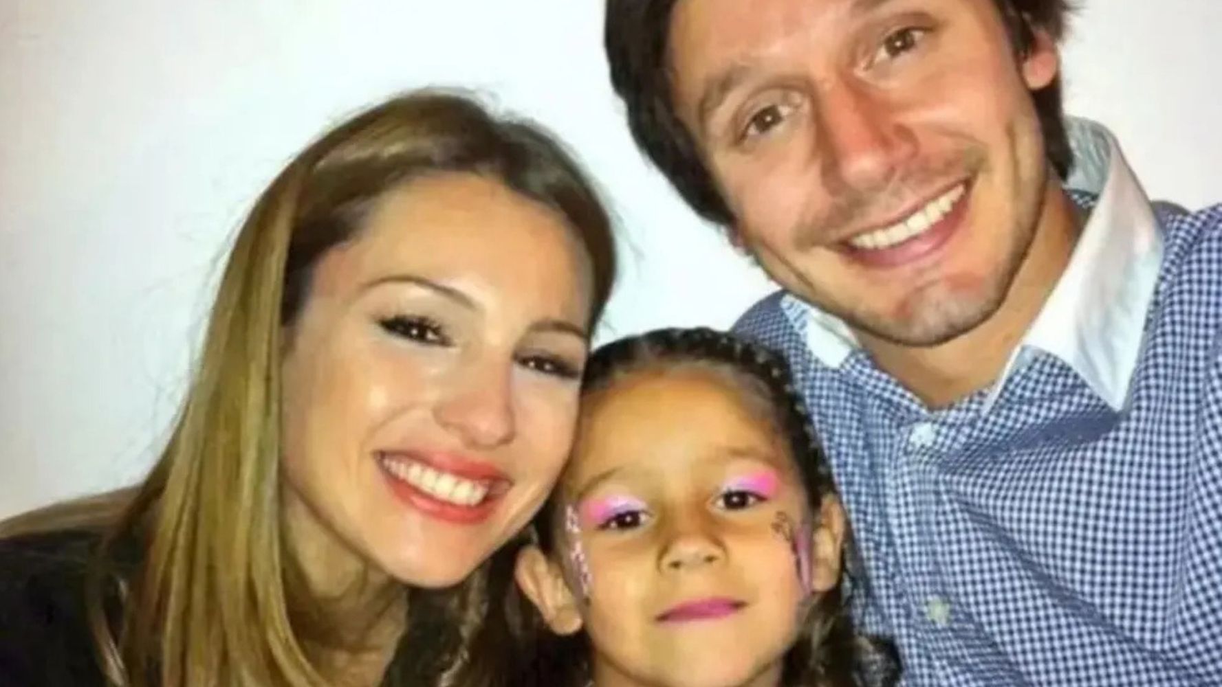 Pampita, Vicuña y su hija Blanca