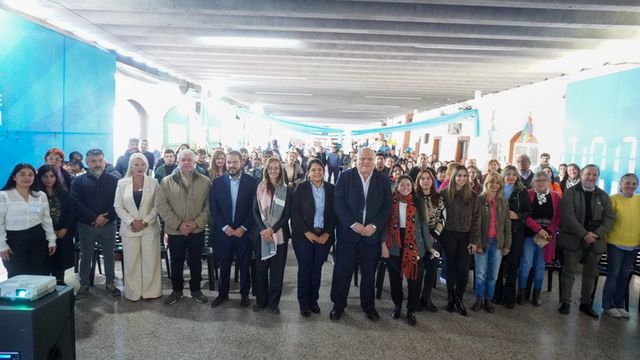 La jornada puso el foco en la articulación entre el Estado provincial y las redes comunitarias.

