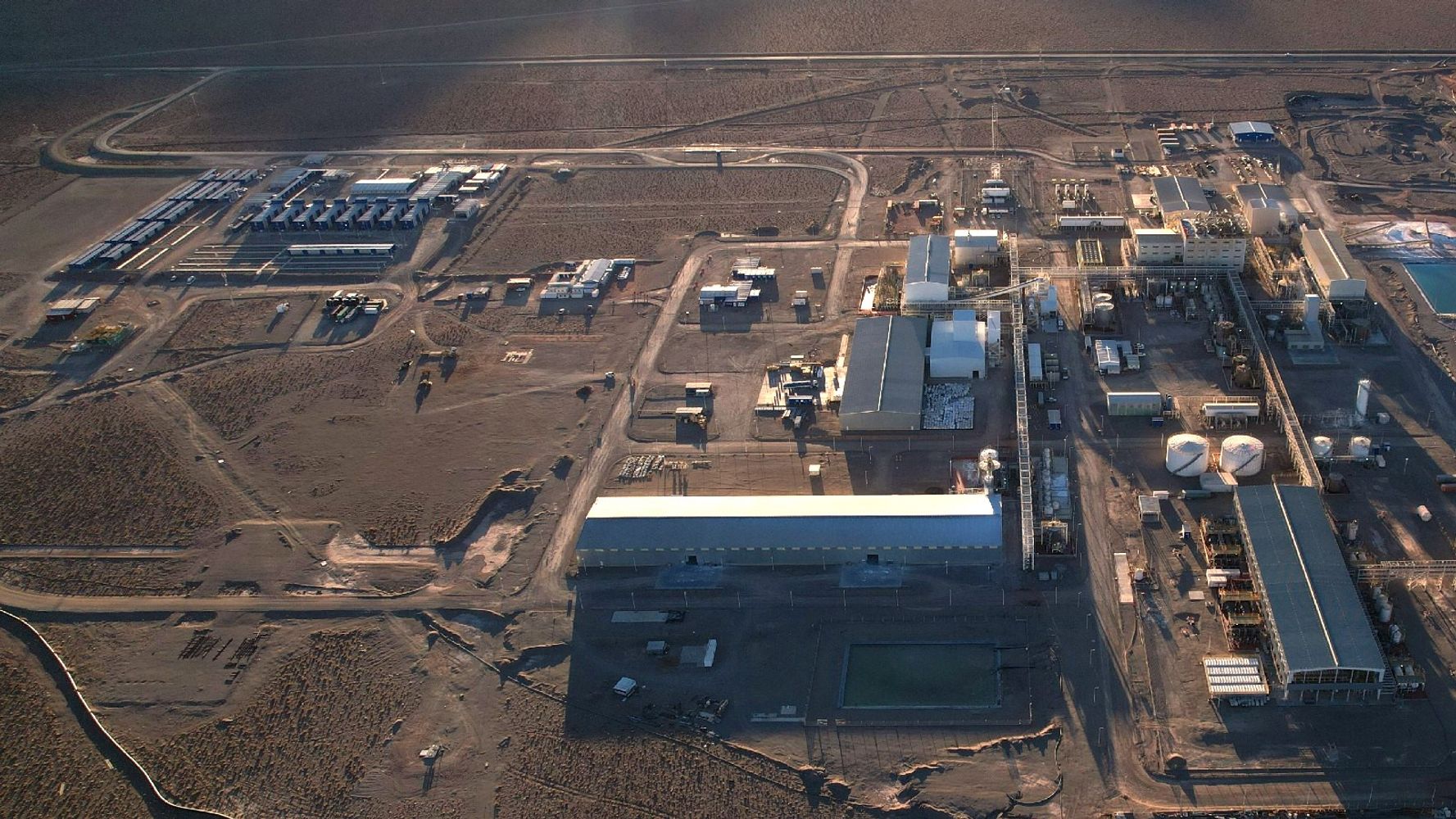 La “Planta Cauchari-Olaroz”, emplazada en el departamento Susques, en la provincia de Jujuy, se convirtió en el principal productor de carbonato de litio en 2024, tras superar las 25.000 toneladas producidas.