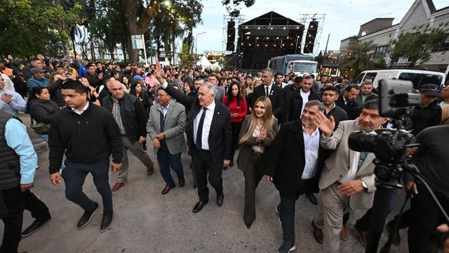 La jornada combinó inauguración de infraestructura urbana, puesta en valor patrimonial y celebración patronal.

