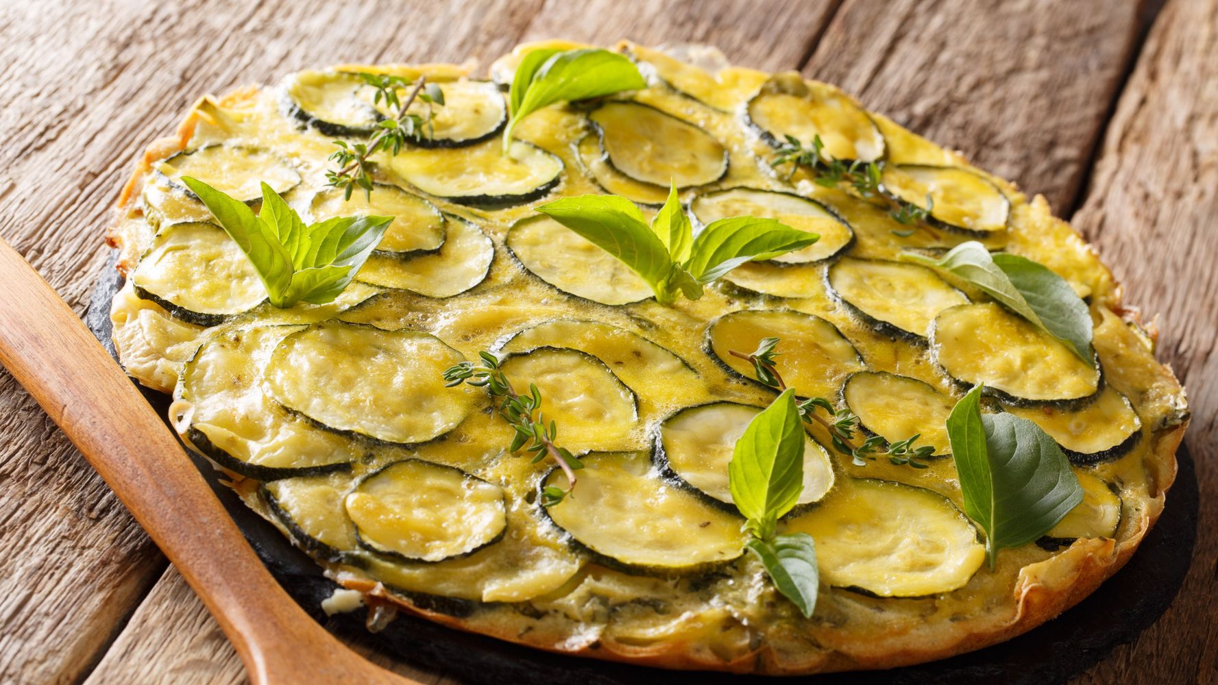 Tarta de zapallitos italiana con 4 ingredientes.