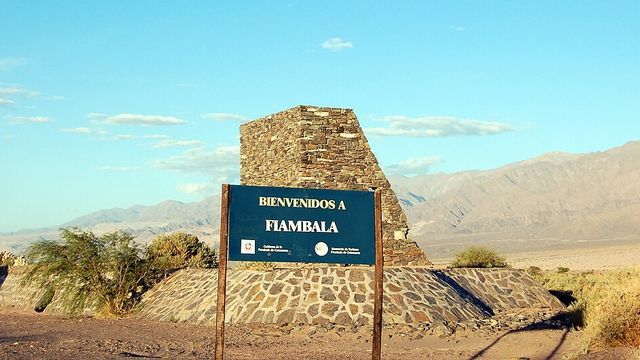 En Fiambalá ya se concretaron obras como puentes, pavimentación, una terminal y un hospital con fondos vinculados a la minería.