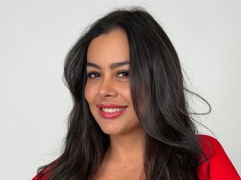 Modo Mundial: Larissa Riquelme recreó la foto del celular cuando alentó a Paraguay y arrasó en Instagram