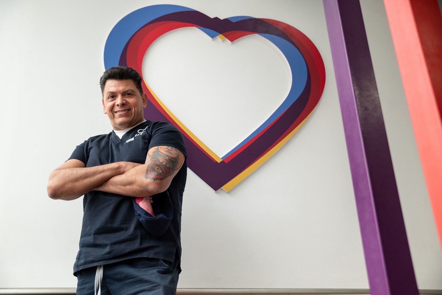 Fernando Pastor, el médico que une su profesión y los personajes más emblemáticos del país