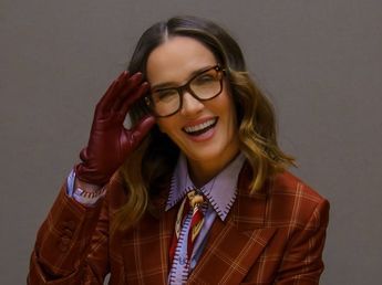 Natalia Oreiro apostó por el traje sastrero más colorido y le sumó el accesorio del momento