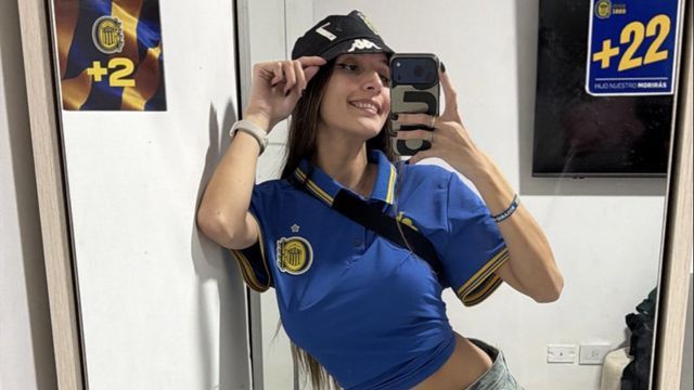 Iara Broin calentó la previa del encuentro entre Central y River