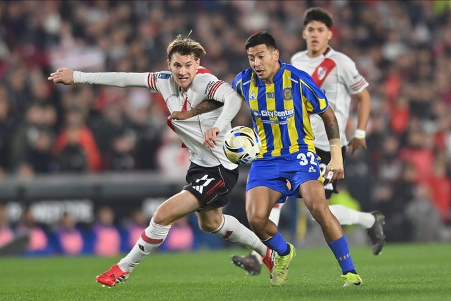 River recibió a Rosario Central por la primera semifinal del Apertura de la Liga Profesional