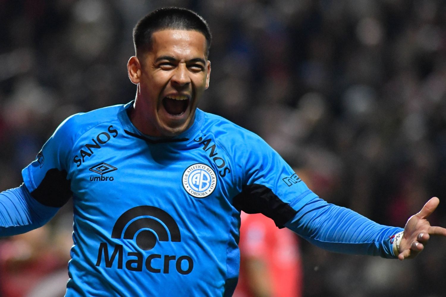 El "Uvita" Fernández, para un festejo imborrable de Belgrano. 