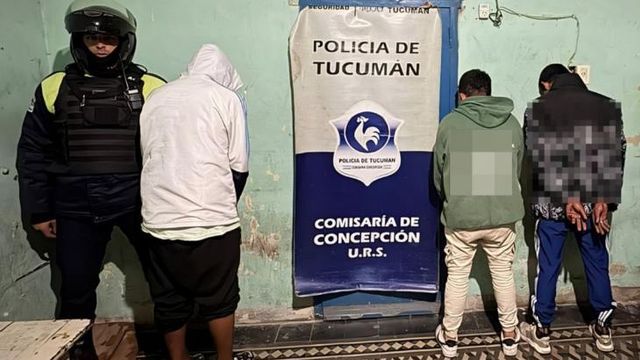Tras el encuentro, la Policía acompañó la salida de los hinchas para prevenir desmanes y actos vandálicos.