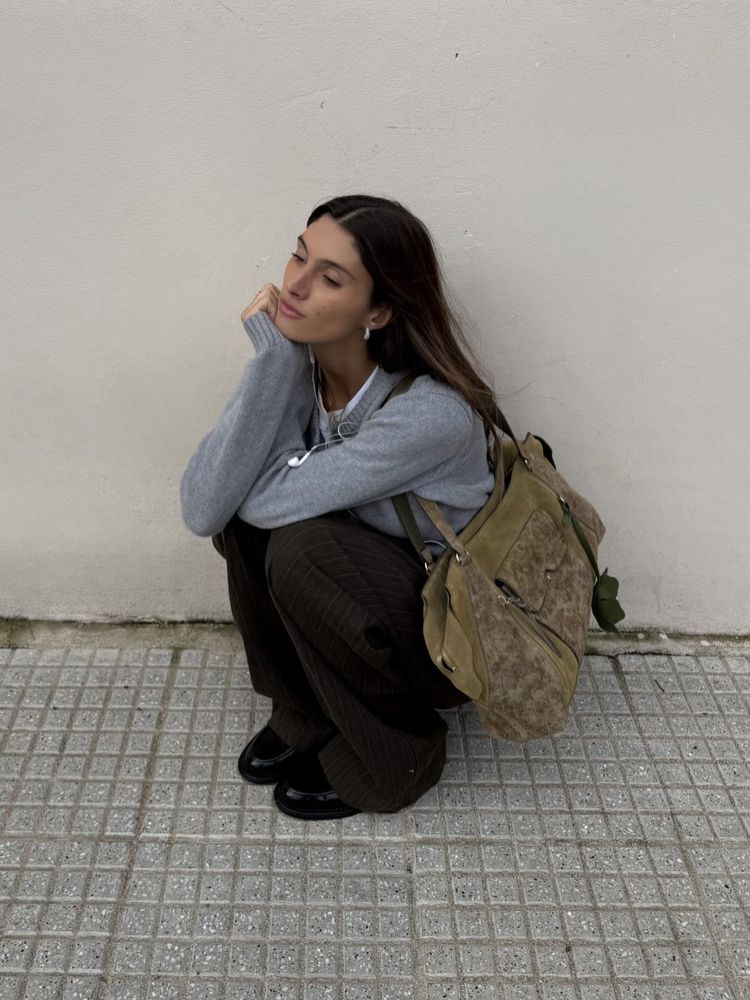 Adiós minibag: Lola Latorre desbloqueó una nueva tendencia y arrasó con la cartera de la temporada