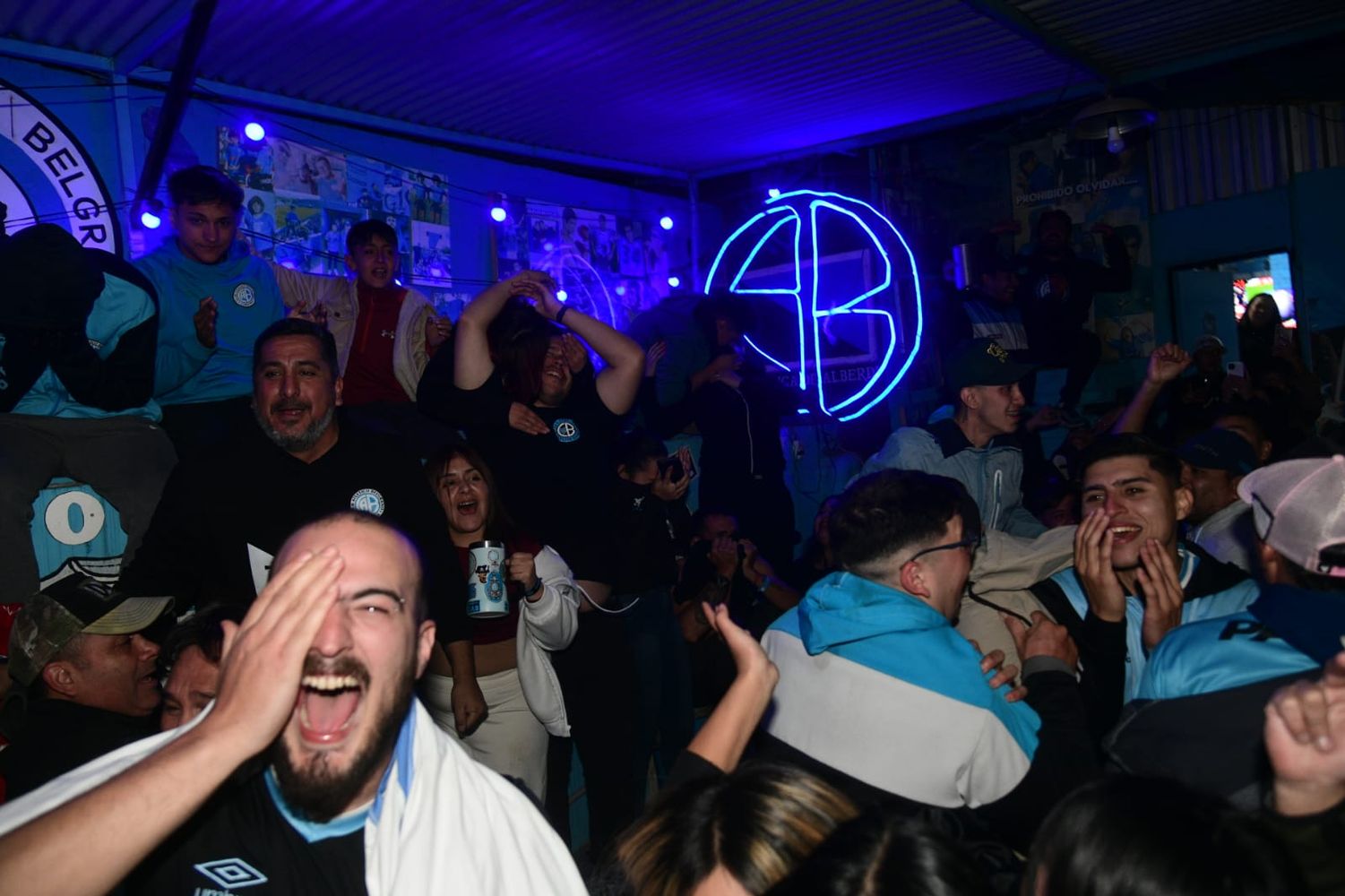 Explotó Alberdi, con el festejo Gigante de los hinchas de Belgrano. Finalista contra River.