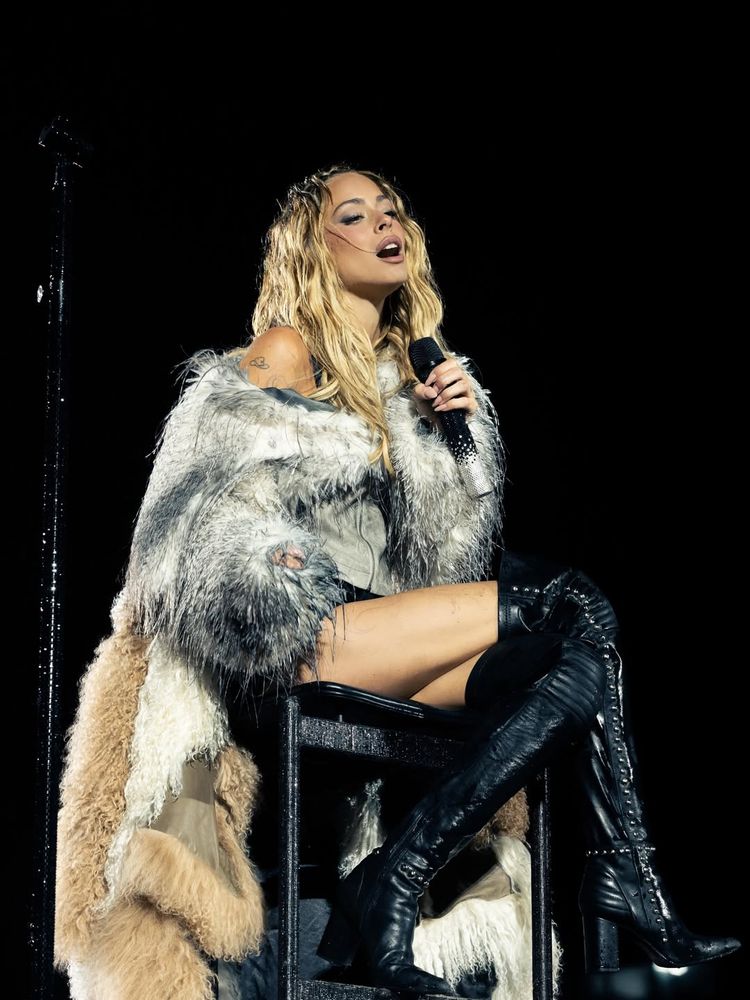 Tini en su show en Salta.