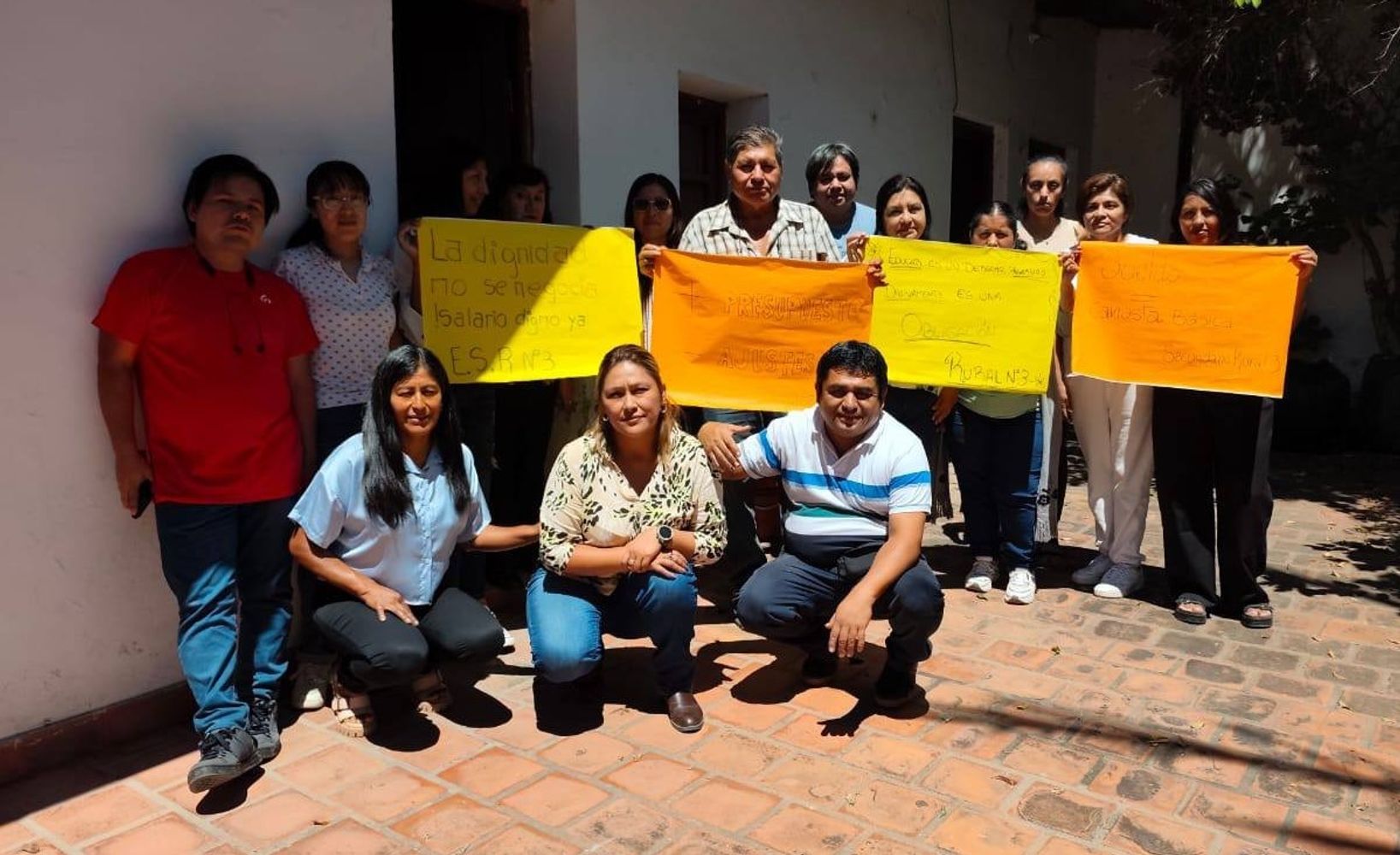 El jueves 21 la docencia hará un "cartelazo" en las escuelas secundarias de toda la provincia, según determinó la asamblea extraordinaria del CEDEMS.