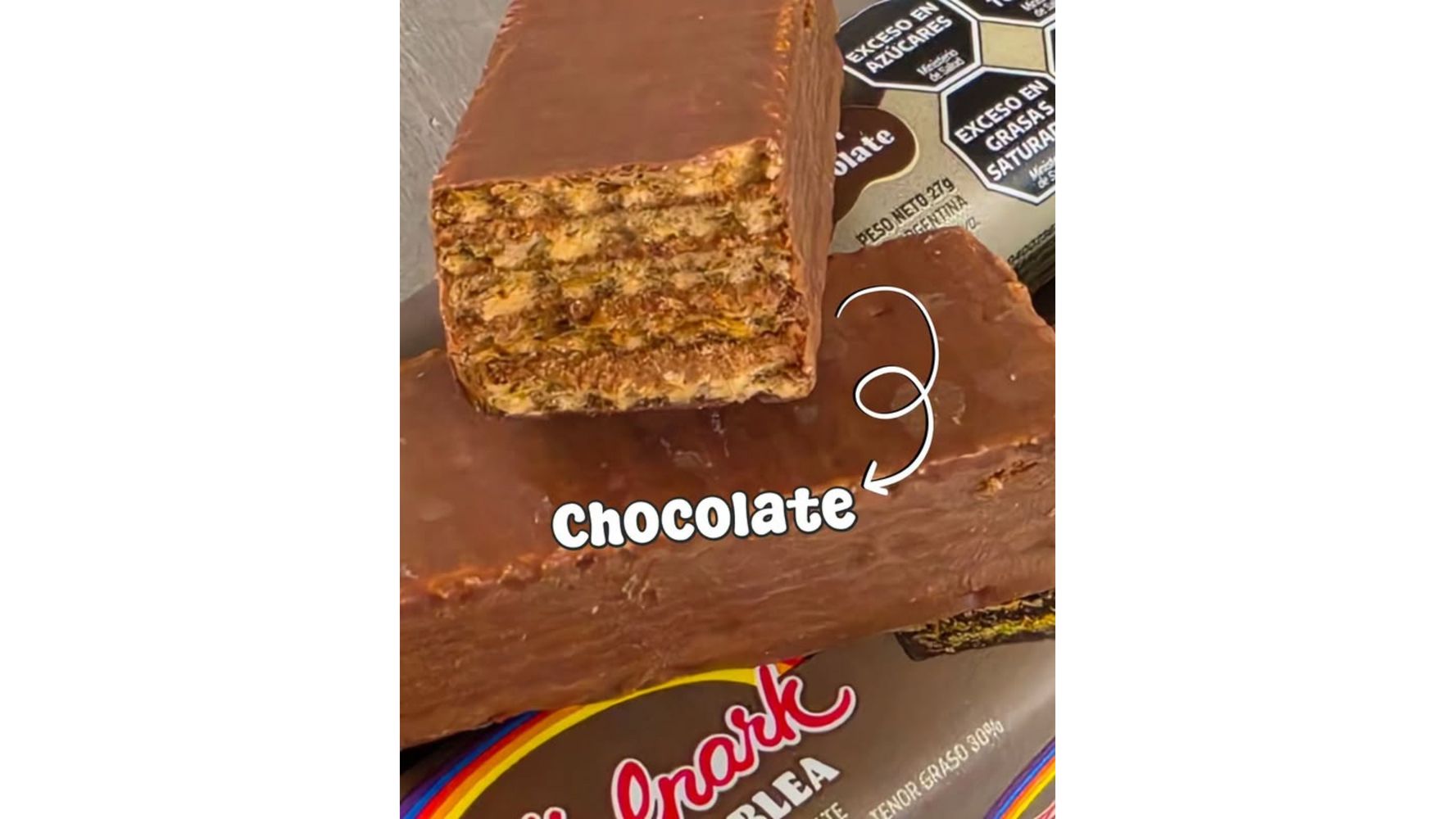 La de sabor chocolate.