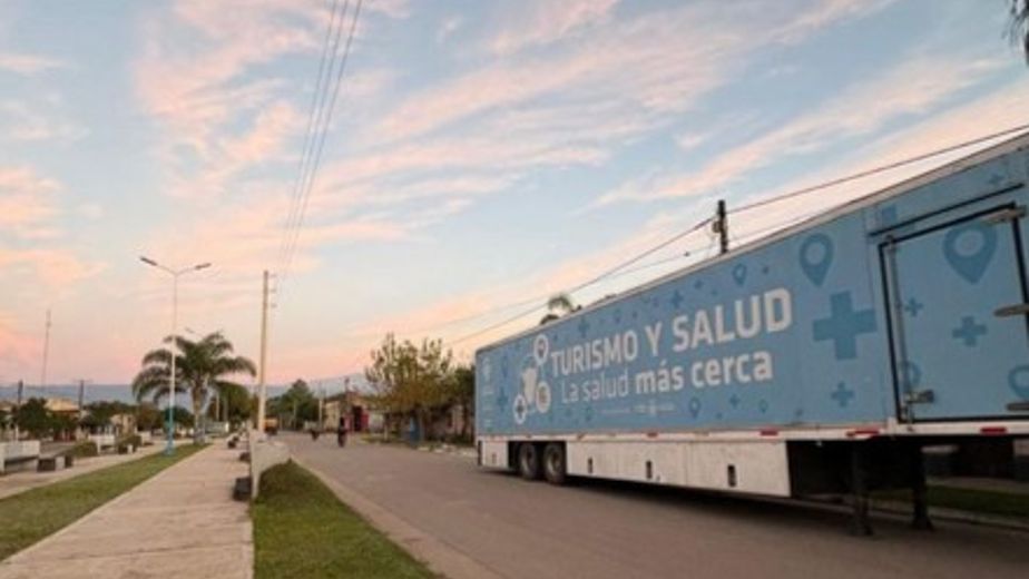 El Hospital Virtual Móvil ya atendió a más de 50 pacientes en Santa Ana