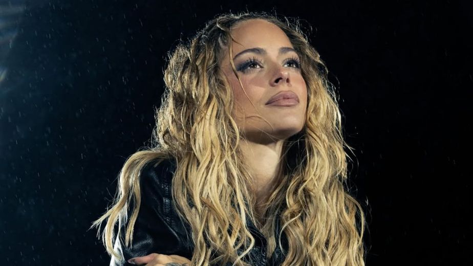 La furia de Tini Stoessel por la jugada de Aquiles, el socio de su papá, que pone en peligro su gira: "Mucha bronca"