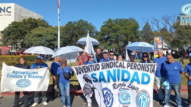 Clínicas de Córdoba hacen paro por deudas salariales.