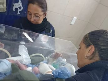 Dos policías ayudaron a una mujer a dar a luz en La Cumbre y trasladaron al bebé de urgencia