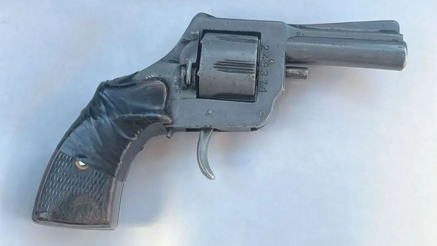Un alumno llevó un arma a un colegio en Córdoba.
