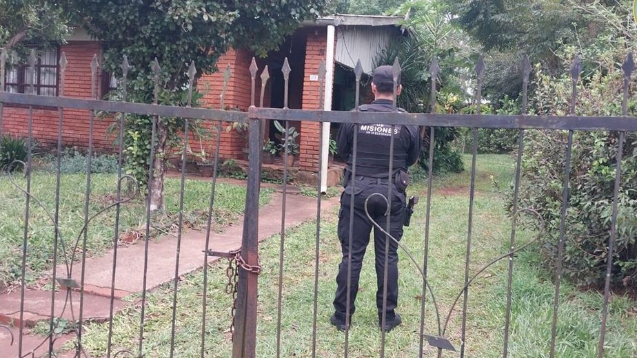 Eldorado | Investigan un violento robo a una mujer de 86 años y buscan a cinco sospechosos