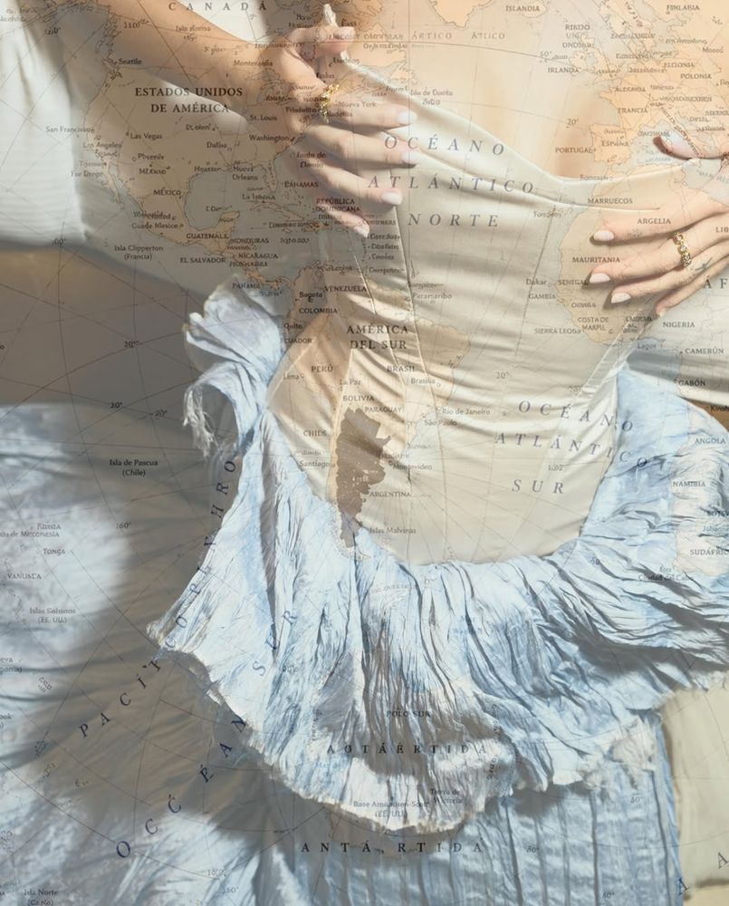 Sofí "La Reini" Gonet modeló con un vestido con los colores de la bandera argentina y arrasó en Instagram