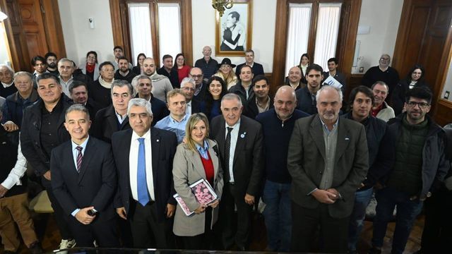El convenio firmado en Casa de Gobierno apunta a consolidar una actividad emergente con potencial económico y territorial.