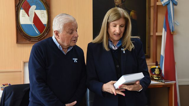 Paraná y Concepción del Uruguay renovaron el concurso literario “Entre Orillas” y lanzaron su sexta edición.