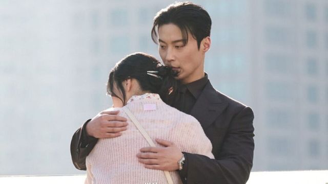 La historia combina romance, fantasía y reencarnación en una trama marcada por constantes enfrentamientos entre sus protagonistas.
