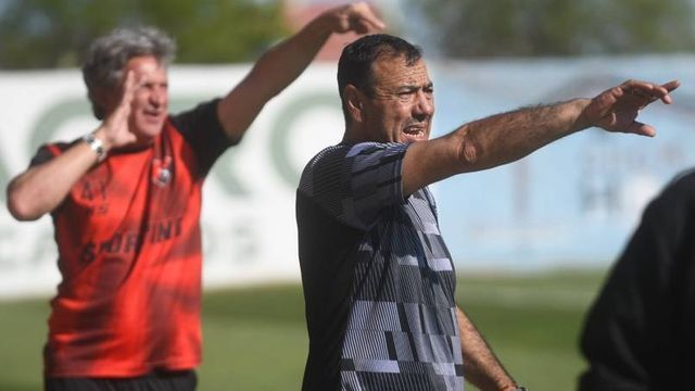 Silvio Mardones dejó de ser del DT de Sporting. 