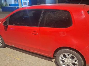 Robó un auto con una niña de 4 años dentro: el impactante video en Córdoba