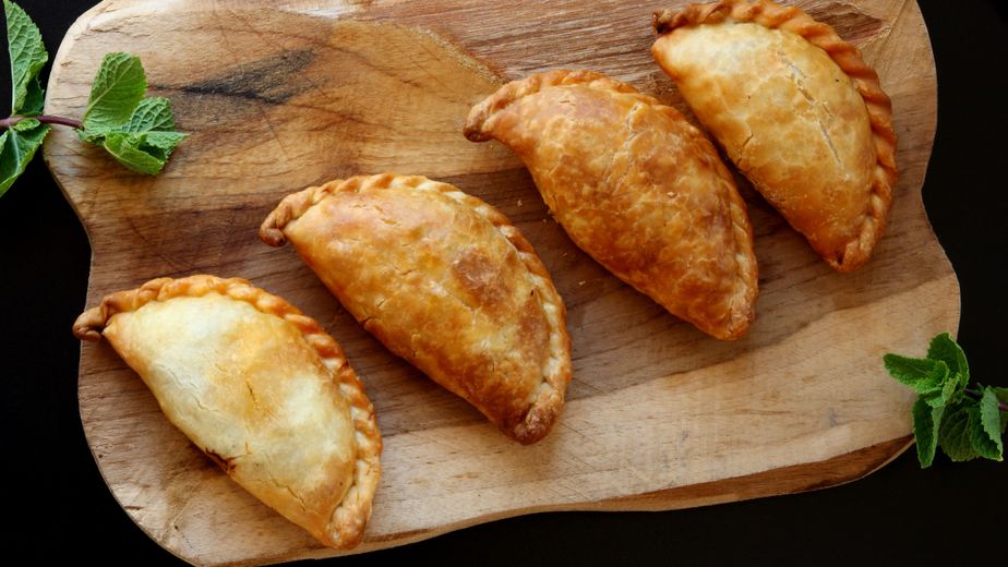 Empanadas santiagueñas con masa casera: la receta para celebrar este 25 de mayo
