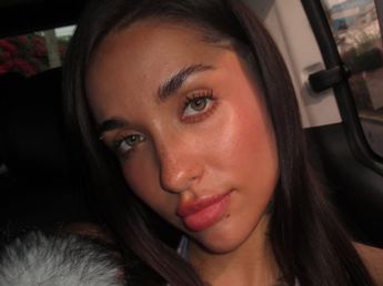 María Becerra sorprendió con una foto matutina y una desopilante confesión: "Hoy me levanté muy hot"