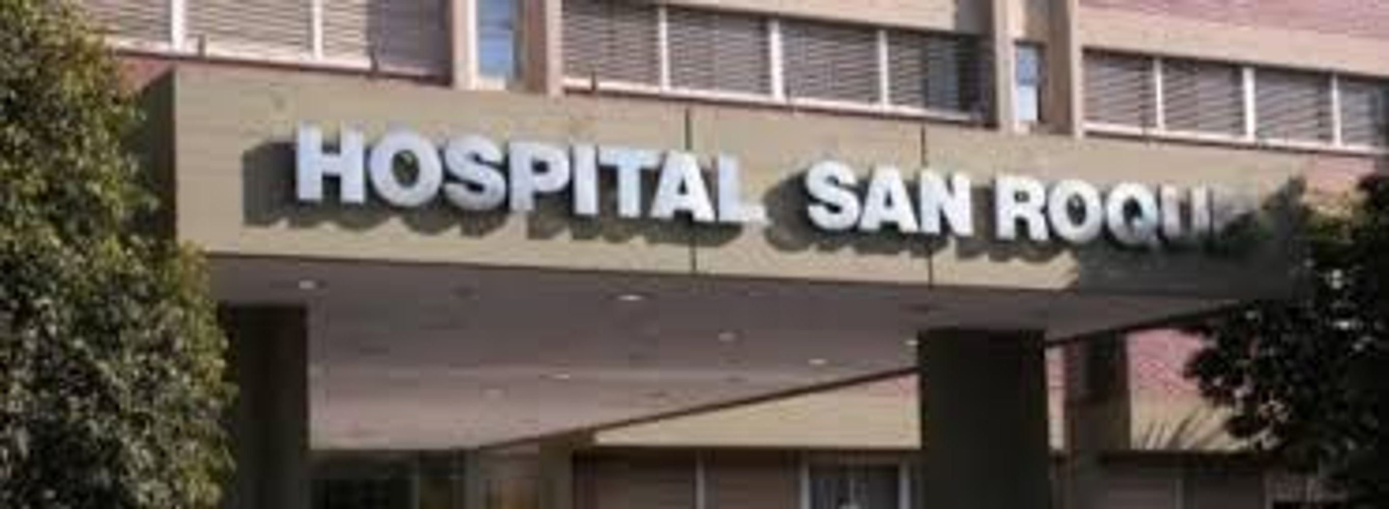 La joven recibe tratamiento en el Hospital San Roque.