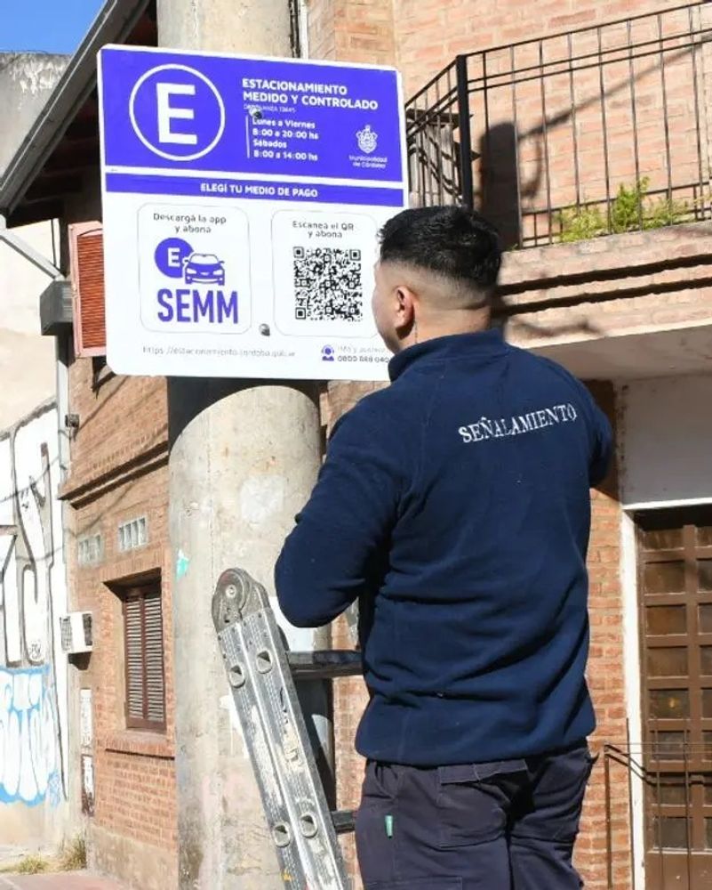 Los nuevos carteles de estacionamiento en Córdoba.