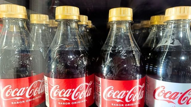 Cómo canjear las tapitas de Coca Cola por figuritas y vasos del Mundial 2026.