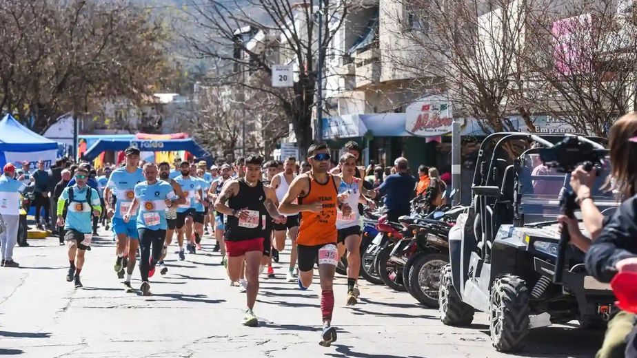 Foto La Estafeta. Carrera Solidaria La Falda Foto archivo