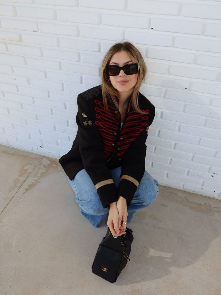 A lo China Suárez: Stephanie Demner eligió el saco de la temporada y marcó tendencia