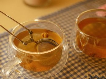 Ni té verde ni té de manzanilla: Cuál es la infusión antiinflamatoria que ayuda a combatir los gases y la hinchazón