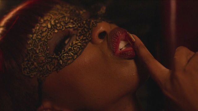 La producción original de Netflix combina el suspenso psicológico con las escenas más arriesgadas del streaming.
