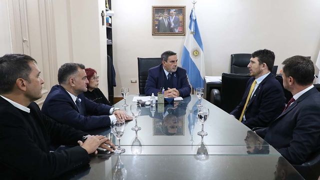 Autoridades nacionales y provinciales de la DAIA se reunieron con el ministro doctor Luis Medina Ruiz para proyectar acciones conjuntas.