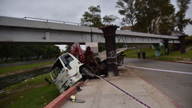 Choque del camión en Córdoba.