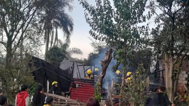 Un desperfecto eléctrico provocó el incendio de una vivienda en San Pedro.