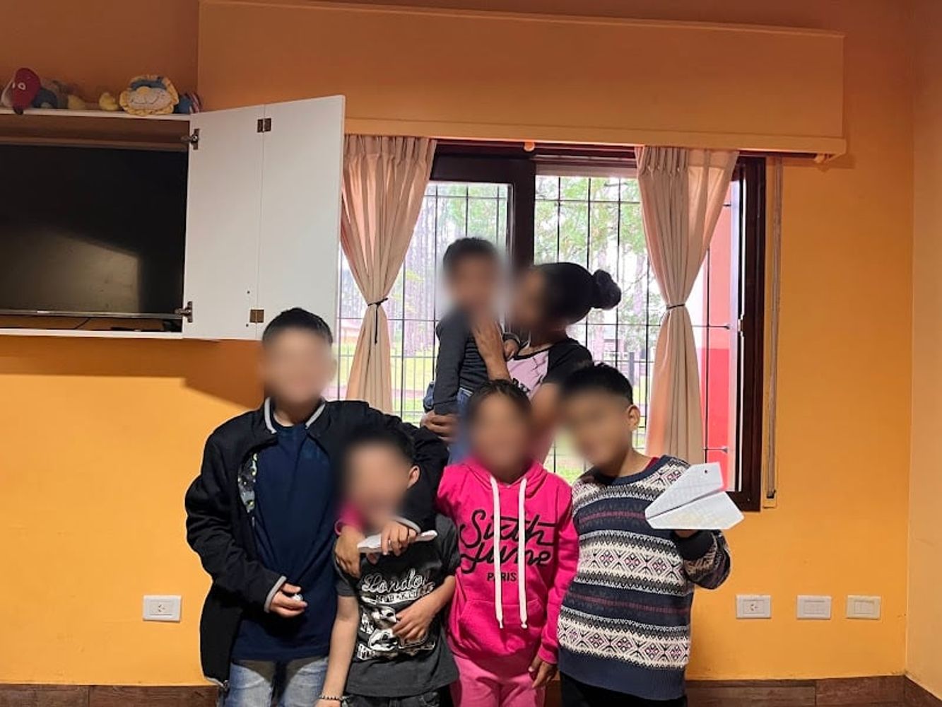 Seis hermanos de Alem iniciaron el proceso de vinculación con una pareja de Buenos Aires que busca adoptarlos juntos.